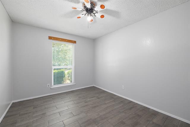 Building Photo - 308 Clearwood Dr