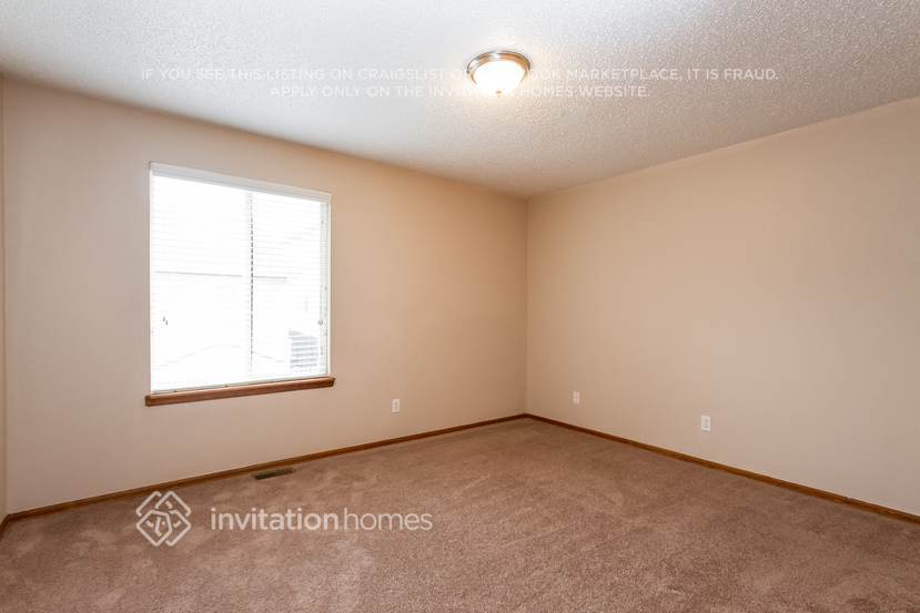 Building Photo - 10051 Shoshone Way