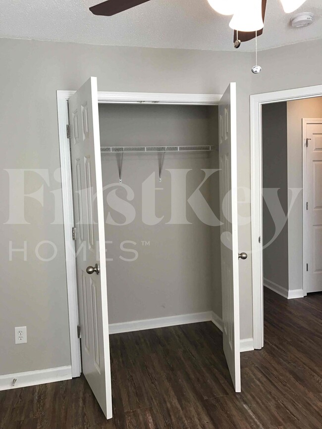 Building Photo - 120 Pointer Dr