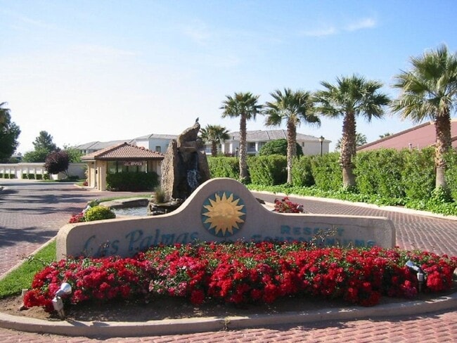 Primary Photo - Beautiful Las Palmas Condo
