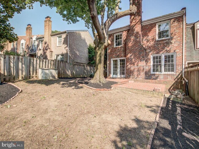 Building Photo - 1012 N Pelham St