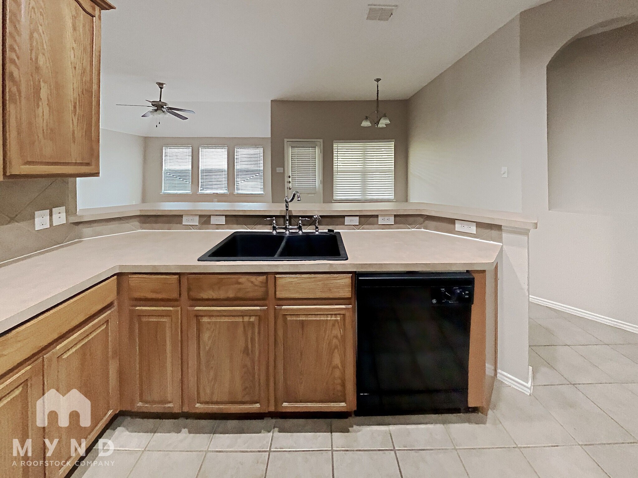 Building Photo - 1002 Camp Verde Dr