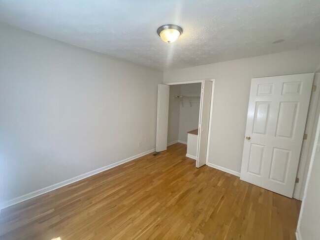 Building Photo - 18 Country Pl Ct