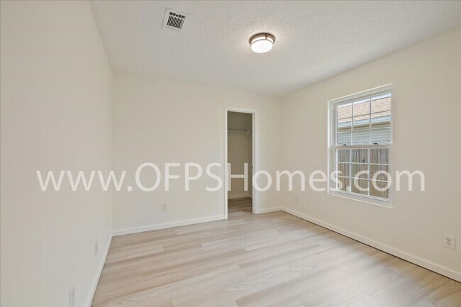 Building Photo - 4900 Cherokee Heights