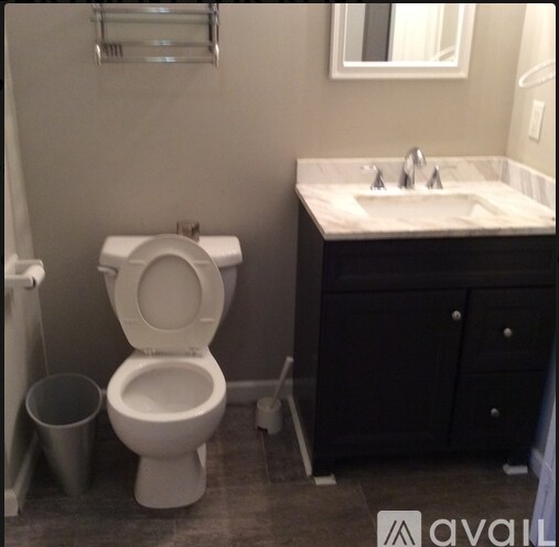 Building Photo - 112 River Chase