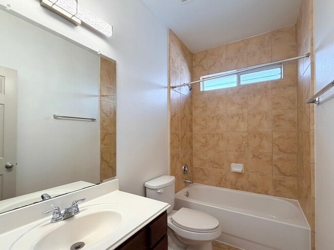 Building Photo - 2802 Ridgeglen Ln