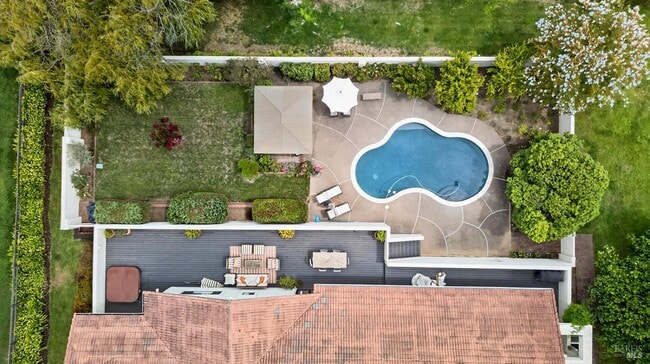 Building Photo - 15644 Arnold Dr