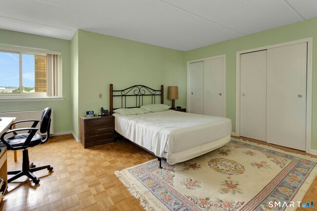 Building Photo - 143 Hoyt St