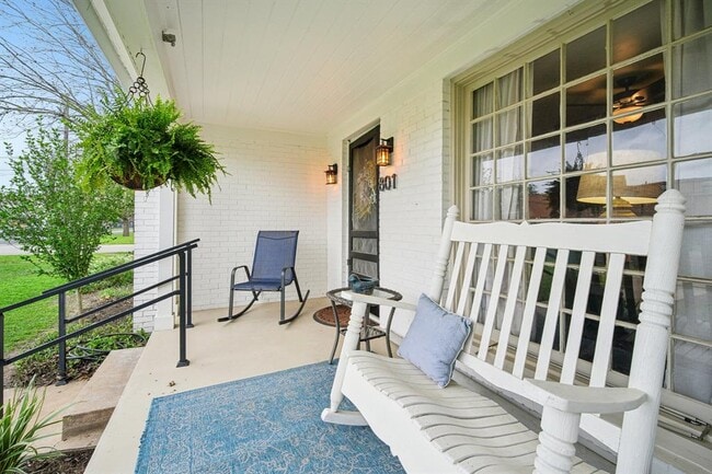 Building Photo - 801 Bishop St