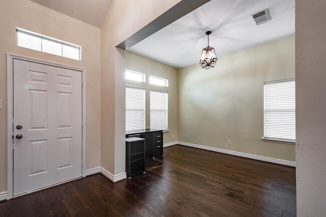 Building Photo - 5914 Shadow Creek Ct