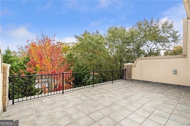 Building Photo - 58 Sheridan Dr NE