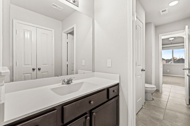 Building Photo - 3506 Lake Bella Megan Dr