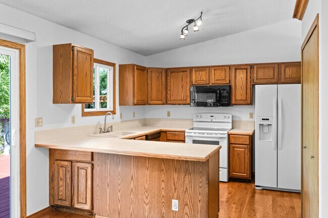 Building Photo - Spacious 4 Bedroom Home in Longmont