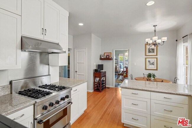 Building Photo - 10614 Le Conte Ave