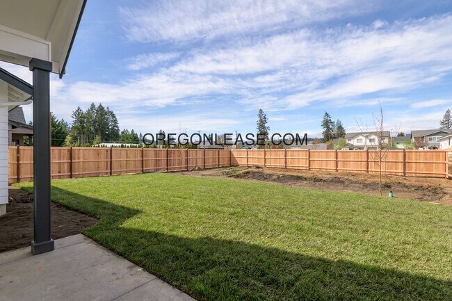 Building Photo - Gorgeous New Construction in Brand New Veneta Subdivision