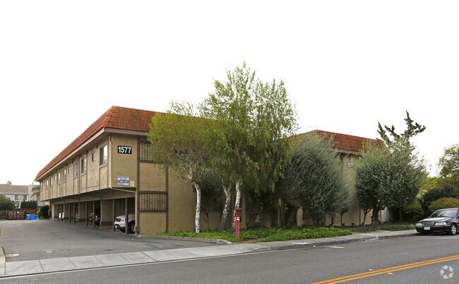 Building Photo - 1577 Pomeroy Ave