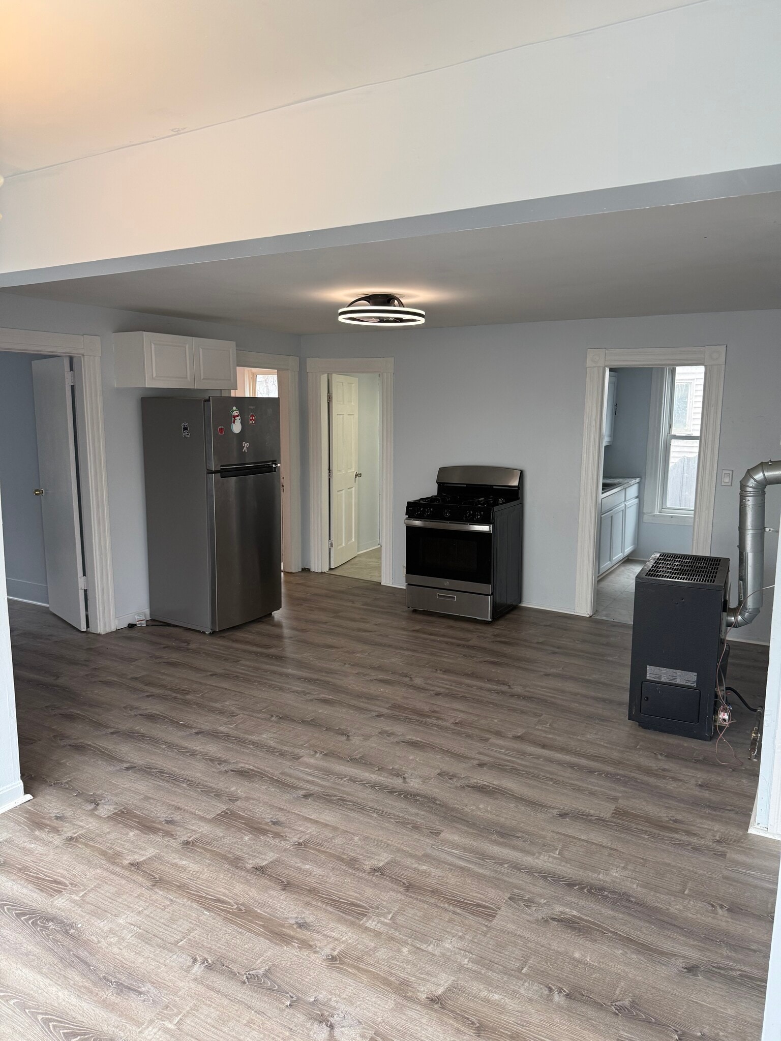 Building Photo - 337 Wilson St