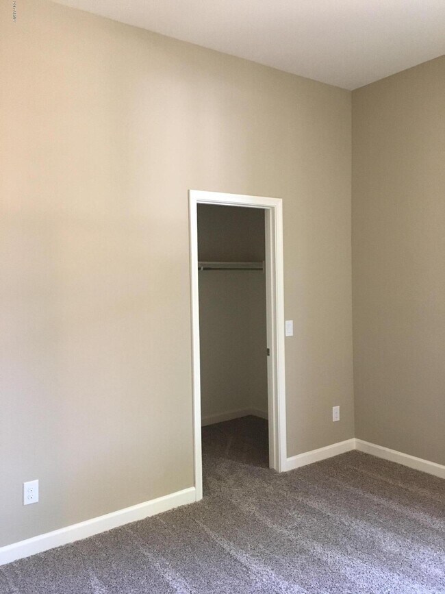 Building Photo - 20290 N Codey Cir