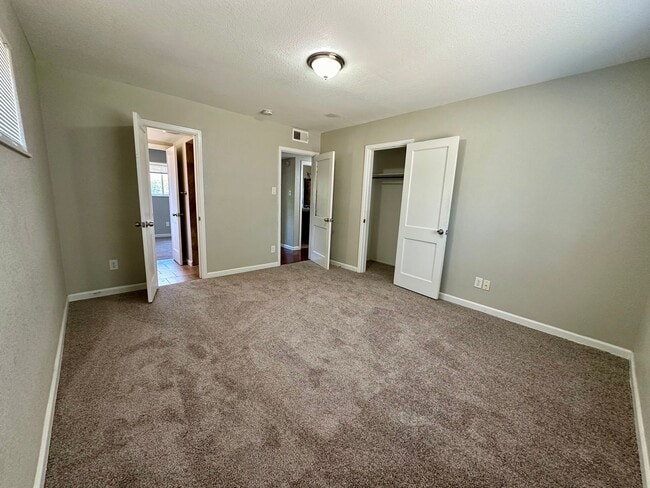 Building Photo - Huge Backyard!