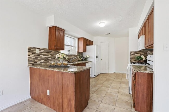 Building Photo - 13302 Black Canyon Dr