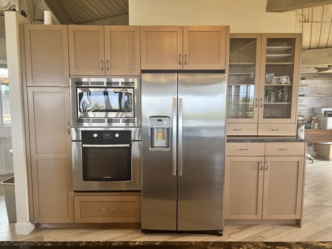 Building Photo - 904 Kupulau Dr