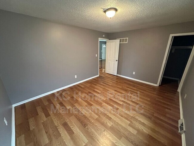 Building Photo - 420 N Jennings Rd