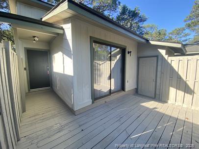 Building Photo - 751 Hedgelawn Way