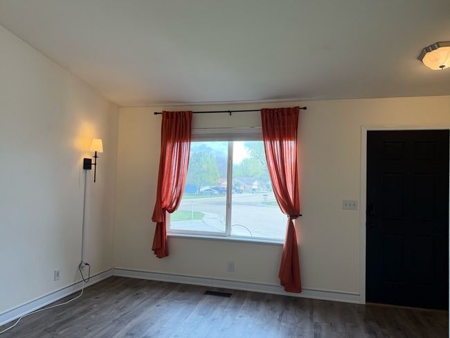 Building Photo - 8103 Waterfowl Ave