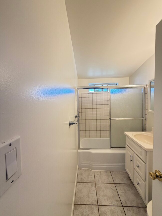 Building Photo - 20622 Archwood St