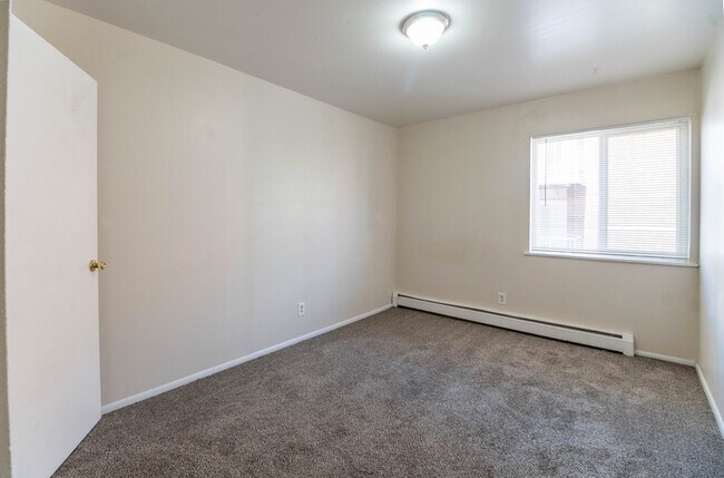 Building Photo - 8770 Galen Ct