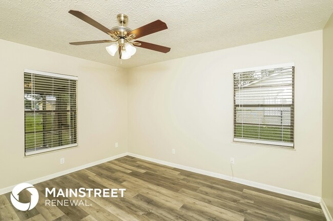 Building Photo - 456 SW Molloy St