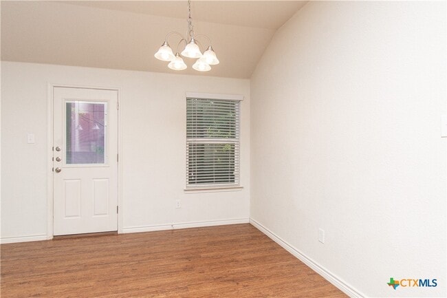 Building Photo - 401 Bonnie Dr