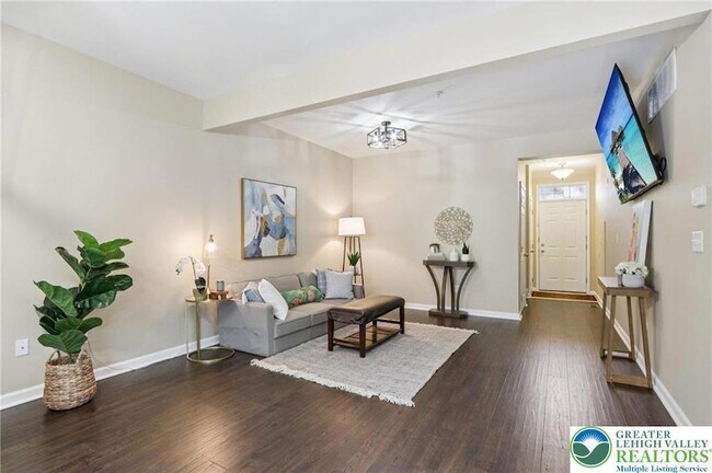 Building Photo - 270 Milkweed Dr