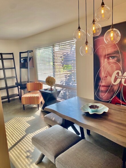 Building Photo - 970 Palm Ave