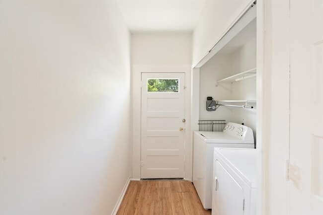 Building Photo - 603 E Losoya St