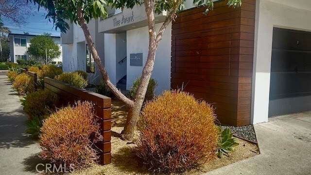 Building Photo - 849 N Van Ness Ave