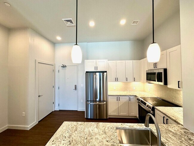 Building Photo - 45 E Central St