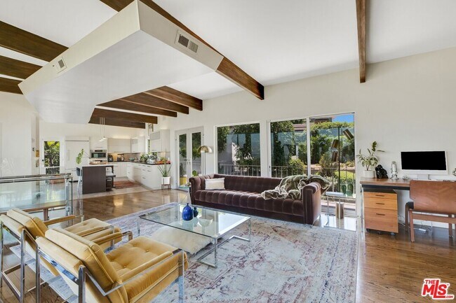 Building Photo - 3601 Berry Dr