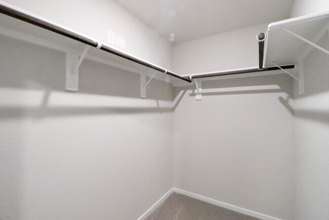 Building Photo - 17327 Ridge Dr