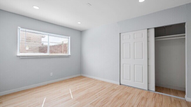 Building Photo - 247 San Jacinto Dr