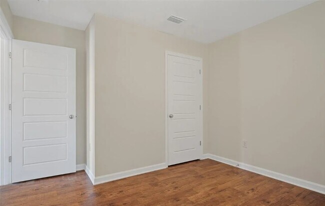 Building Photo - 10373 Shetland Dr