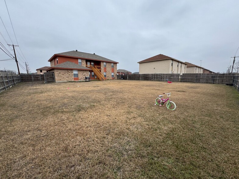 Building Photo - 5702 Greengate Dr