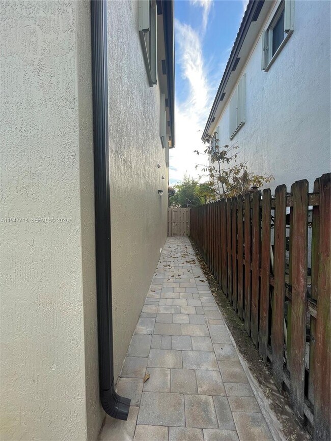 Building Photo - 10417 SW 231st Ter