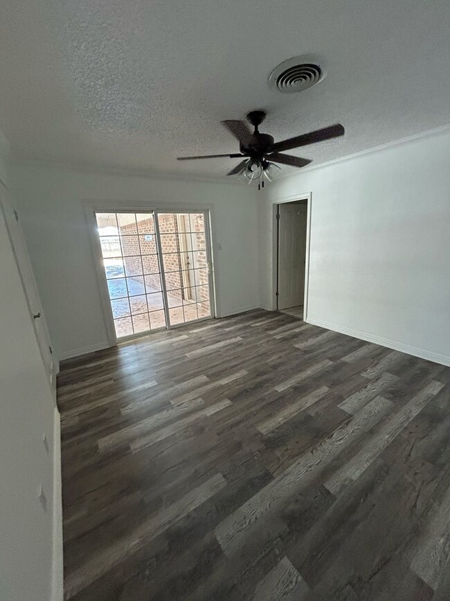 Building Photo - 2839 Wildwood Ave