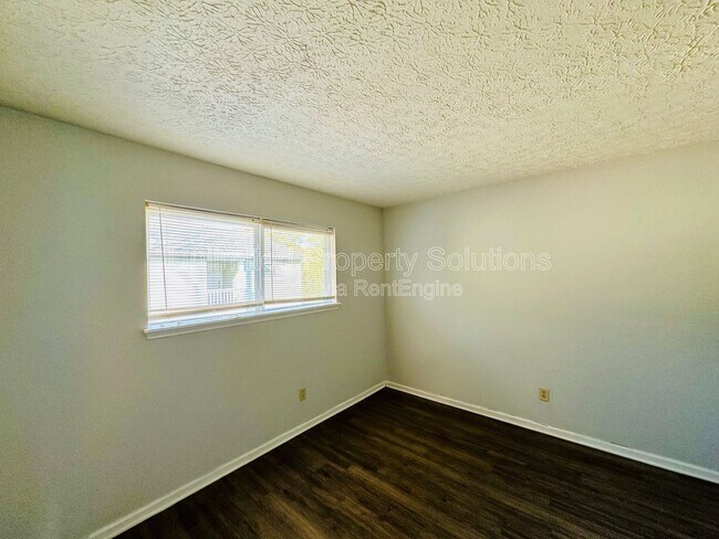 Building Photo - 203 Sunn Aire Ct