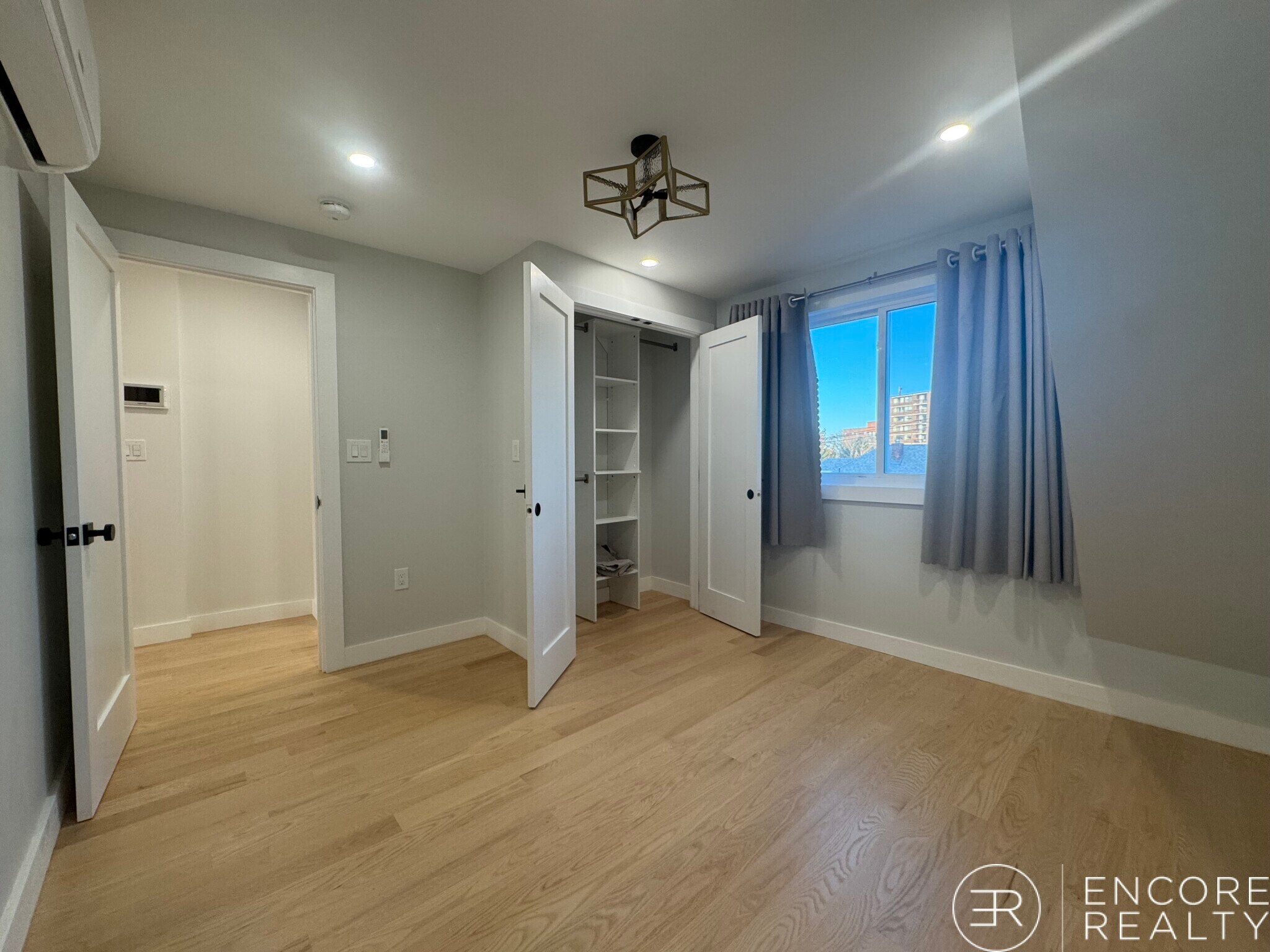 Building Photo - 12 Sewall Ave