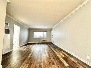 Building Photo - 14271 Dickens St