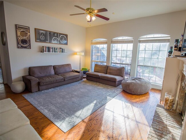 Building Photo - 11584 Cedarcliffe Dr