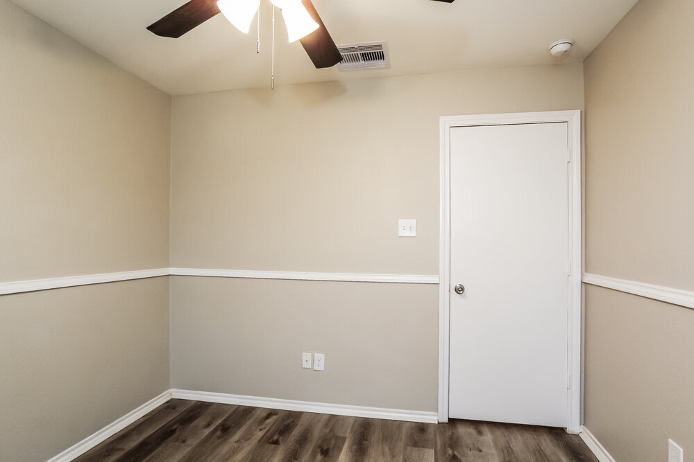 Building Photo - 801 Lovebug Ln