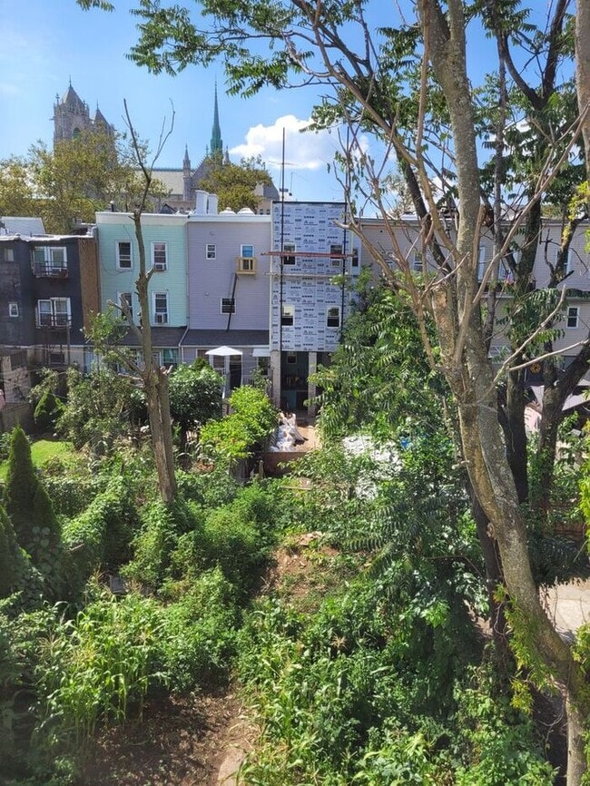 Building Photo - Three-Bedroom Apartment Near Public Transportation